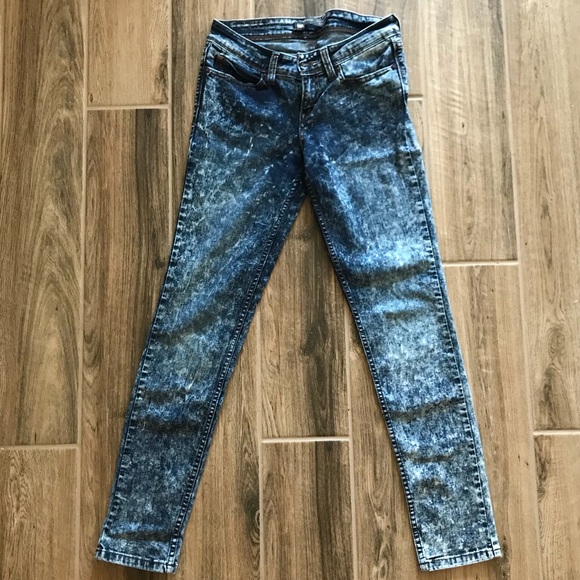 Levi’s Acid Wash Demi Curve Low Rise Skinny Jeans - Picture 1 of 3